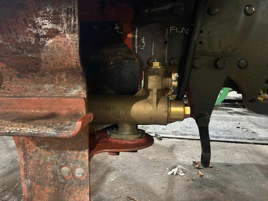 Bracket Fitting for Fireman's Side Injector